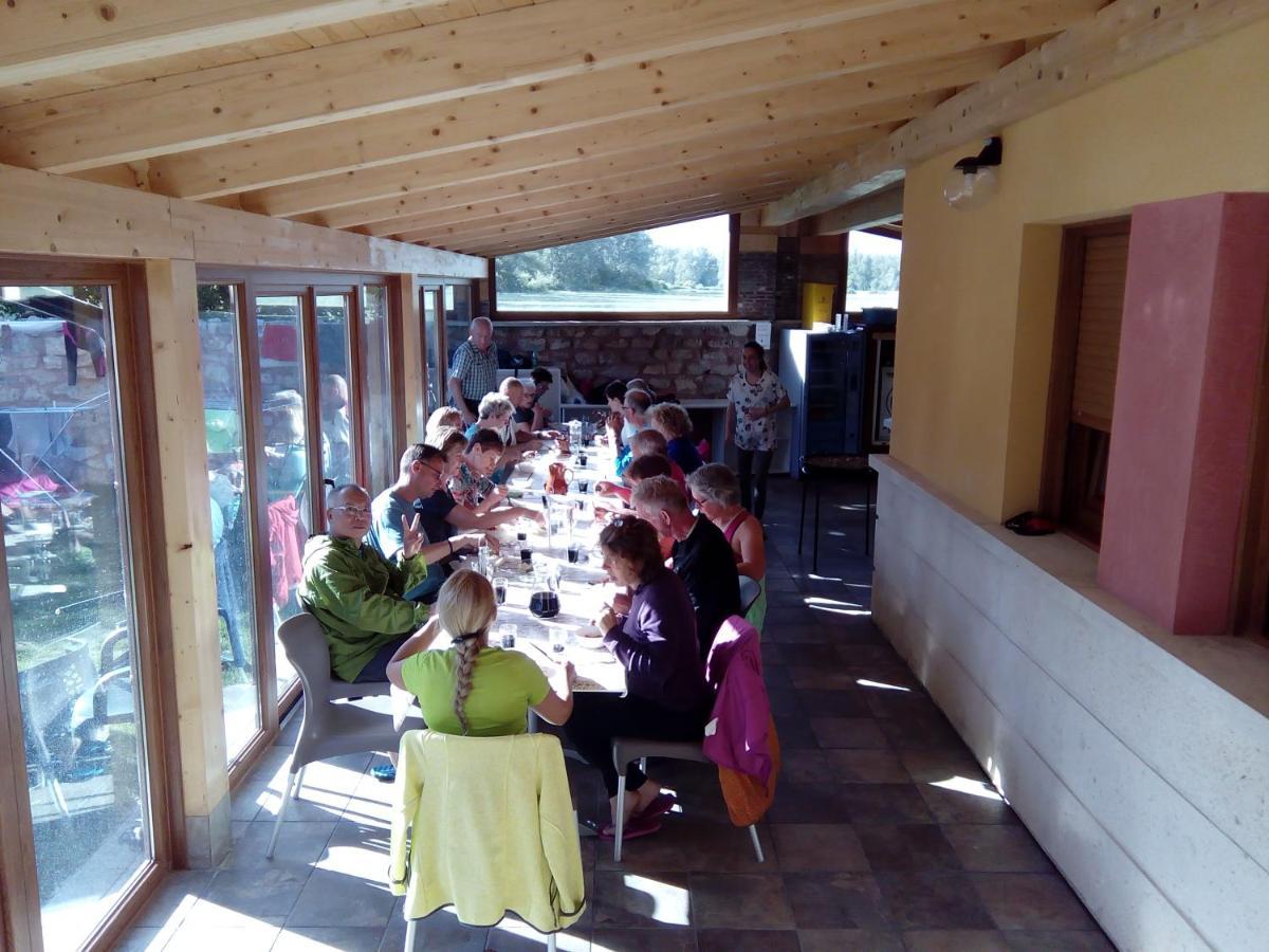 Hornillos Meeting Point Hornillos del Camino Bagian luar foto